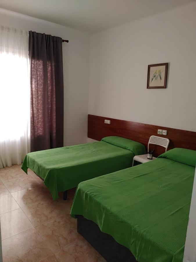Hostal Sol Celeste يوريت دي مار المظهر الخارجي الصورة