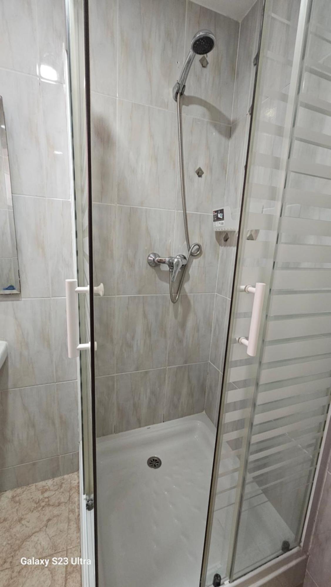 Hostal Sol Celeste يوريت دي مار المظهر الخارجي الصورة